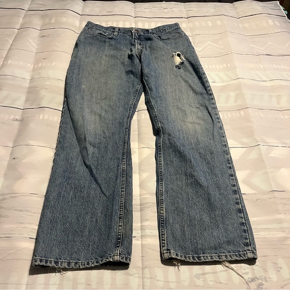 Men’s Distressed Wrangler Straight Leg Blue Jeans, Size W34 L32 - Picture 1 of 8